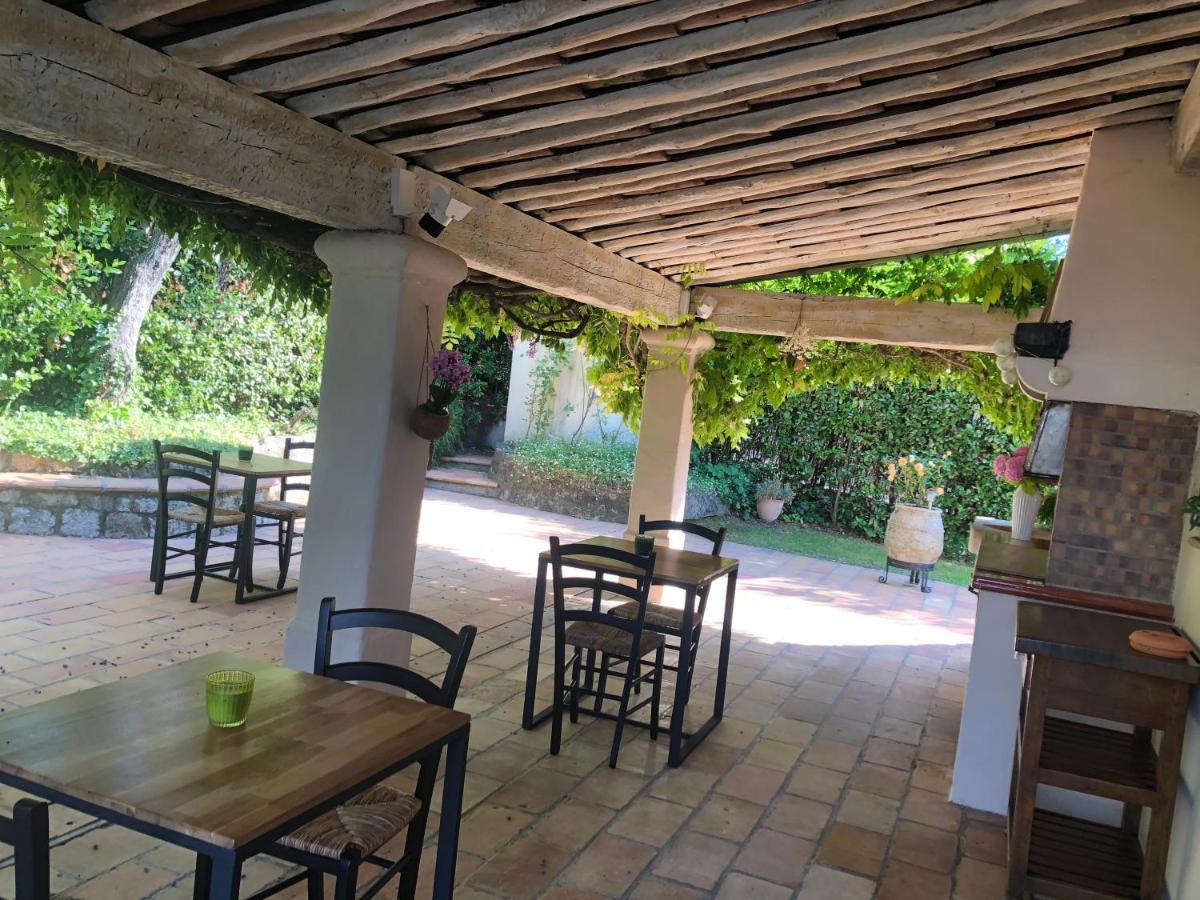 Le Mas De La Source Bed and Breakfast Mougins Eksteriør billede