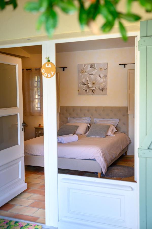 Le Mas De La Source Bed and Breakfast Mougins Eksteriør billede