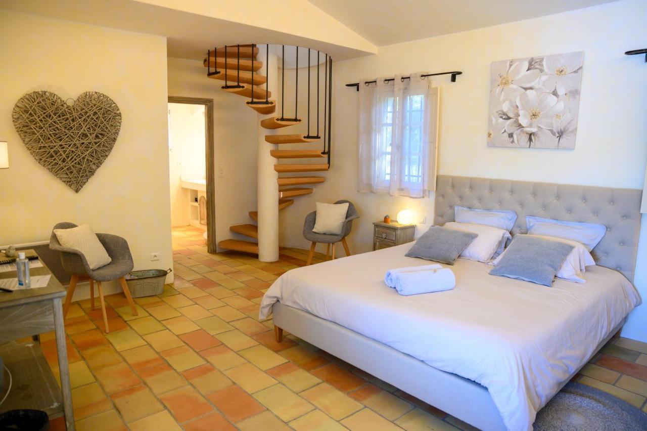 Le Mas De La Source Bed and Breakfast Mougins Eksteriør billede