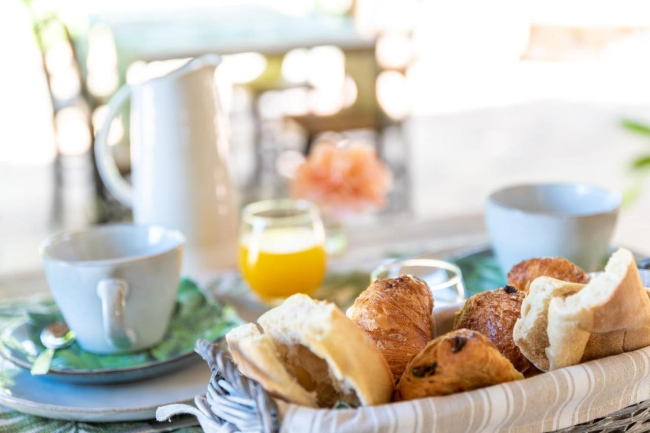 Le Mas De La Source Bed and Breakfast Mougins Eksteriør billede
